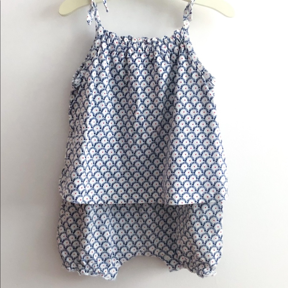 𝐇&𝐌 𝐅𝐥𝐮𝐭𝐭𝐞𝐫 𝐓𝐨𝐩 𝐑𝐨𝐦𝐩𝐞𝐫